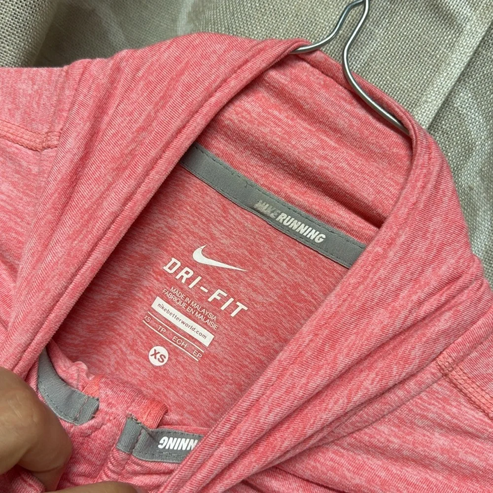 Nike running Pink Fitted with Long Sleeves activewear shirt size XS